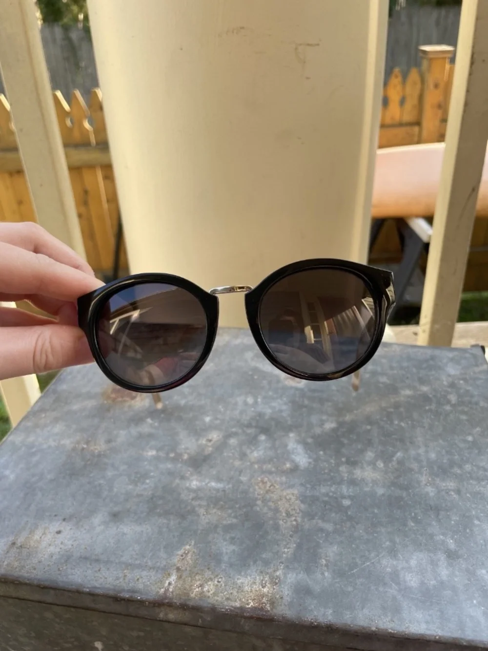 Burberry Women's Round Sunglasses w/ original case